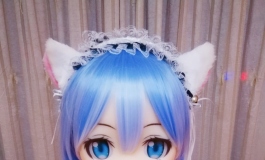蓝白比基尼甜心小猫咪！尾巴的地方有点奇怪哦！