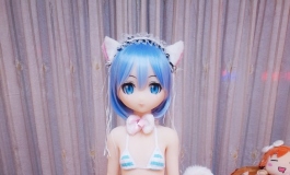 蓝白比基尼甜心小猫咪！尾巴的地方有点奇怪哦！