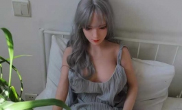 衣服有点宽松