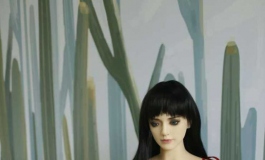穿红色睡衣的姑娘