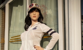陪宅女运动，惨被虐