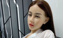 美造人优优，睡衣cos