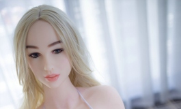 白白嫩嫩的大MIMI娃娃