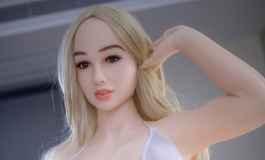 白白嫩嫩的大MIMI娃娃