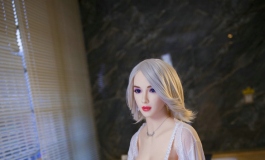 娃娃美图-性感睡衣的女人