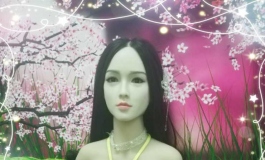 心情失落，泪眼朦胧