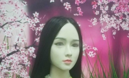 心情失落，泪眼朦胧