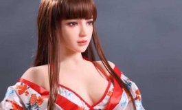 秀气端庄的妹子
