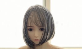 小蝶美人出浴图