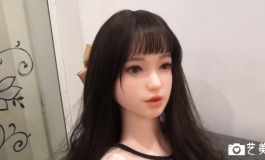 “陪你十几天了都不让我见人！”凛音要跟我闹小脾气了