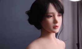 这位小姐姐的眼神太伤感了