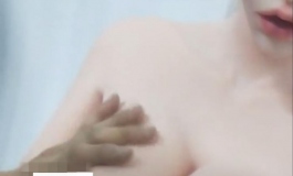 爱莎贝儿Elsa Babe娃娃揉丸子视频!!