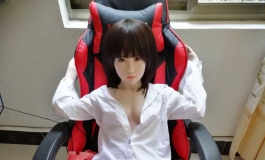 高冷～就这样了静静的盯着你～酷girl~