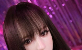 请各位前辈赐教！这是哪一款，好喜欢这个妆容！