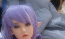 今天玥刚刚到家，洗澡打扮换衣服