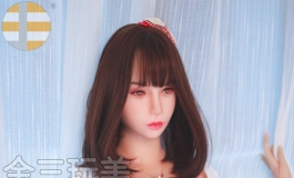 金三/粉格短裙少女