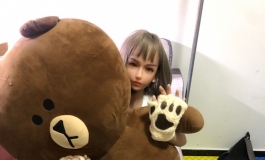 金三145娃娃。不用来啪，娃娃一样也很美之小美女与熊
