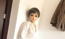 穿睡衣的短发小姐姐