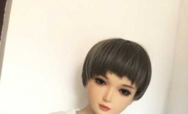 穿睡衣的短发小姐姐
