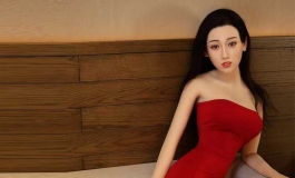 还记得新闻头条的伊曼小姐姐吗？