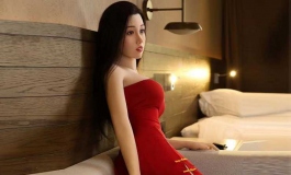 还记得新闻头条的伊曼小姐姐吗？