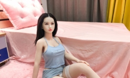 奈奈子~星期六着装《吊带小香肩》在店！
