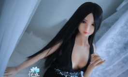 黑长直+深V=御姐？花音送出微福利