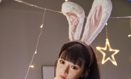 东方的知性VS欧美的风情，今天的图片有点刺激……