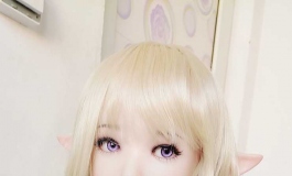 不同的衣服下，不同的玥
