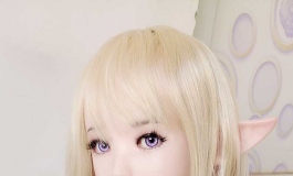 不同的衣服下，不同的玥