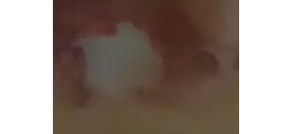 请问 娃下体 裂开 掉色 用不到几次买不到一个月正常吗?