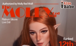 Molly Red Wolf娃娃赢得了2023 Bazowie Awards年度最佳复制人爱娃娃